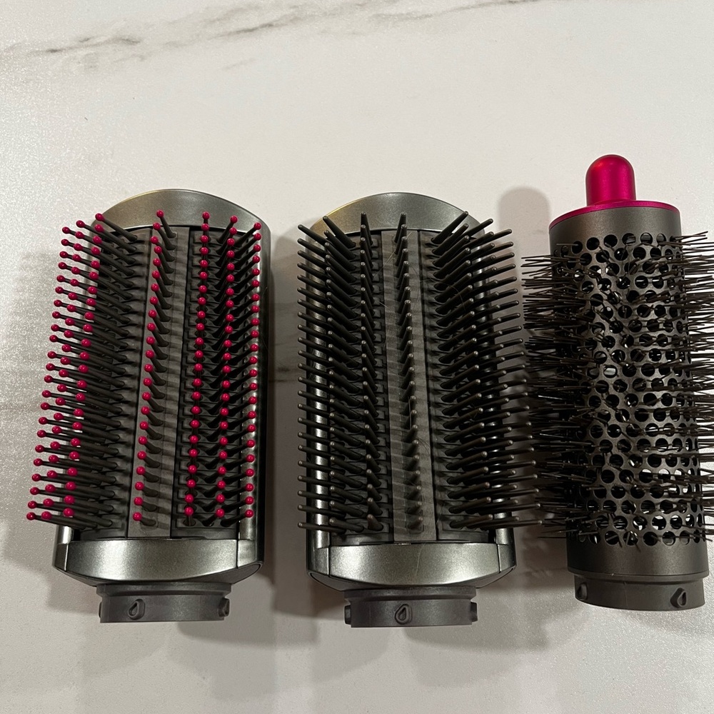 Like new Dyson Airwrap Attachments – Set of 3 for volume and smoothness